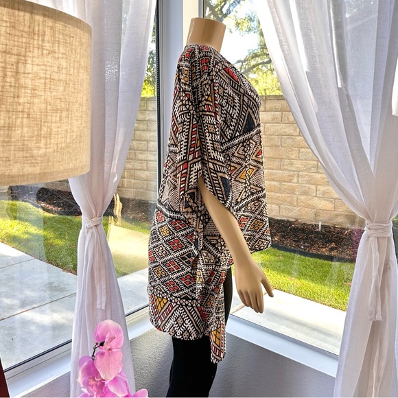 Geometric NEDA High Low Hem Top Shirt Size XS / Small MSRP $158 BCBG MAXAZRIA - Picture 1 of 6